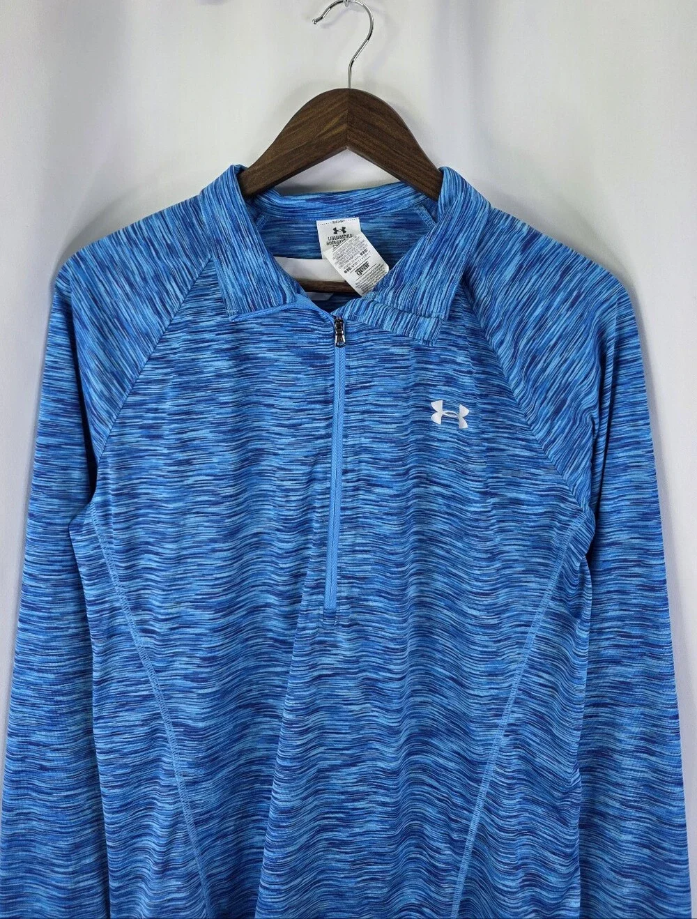 Under Armour Women’s Large Pullover 1/4 Zip Blue Stretch Long Sleeve Lightweight